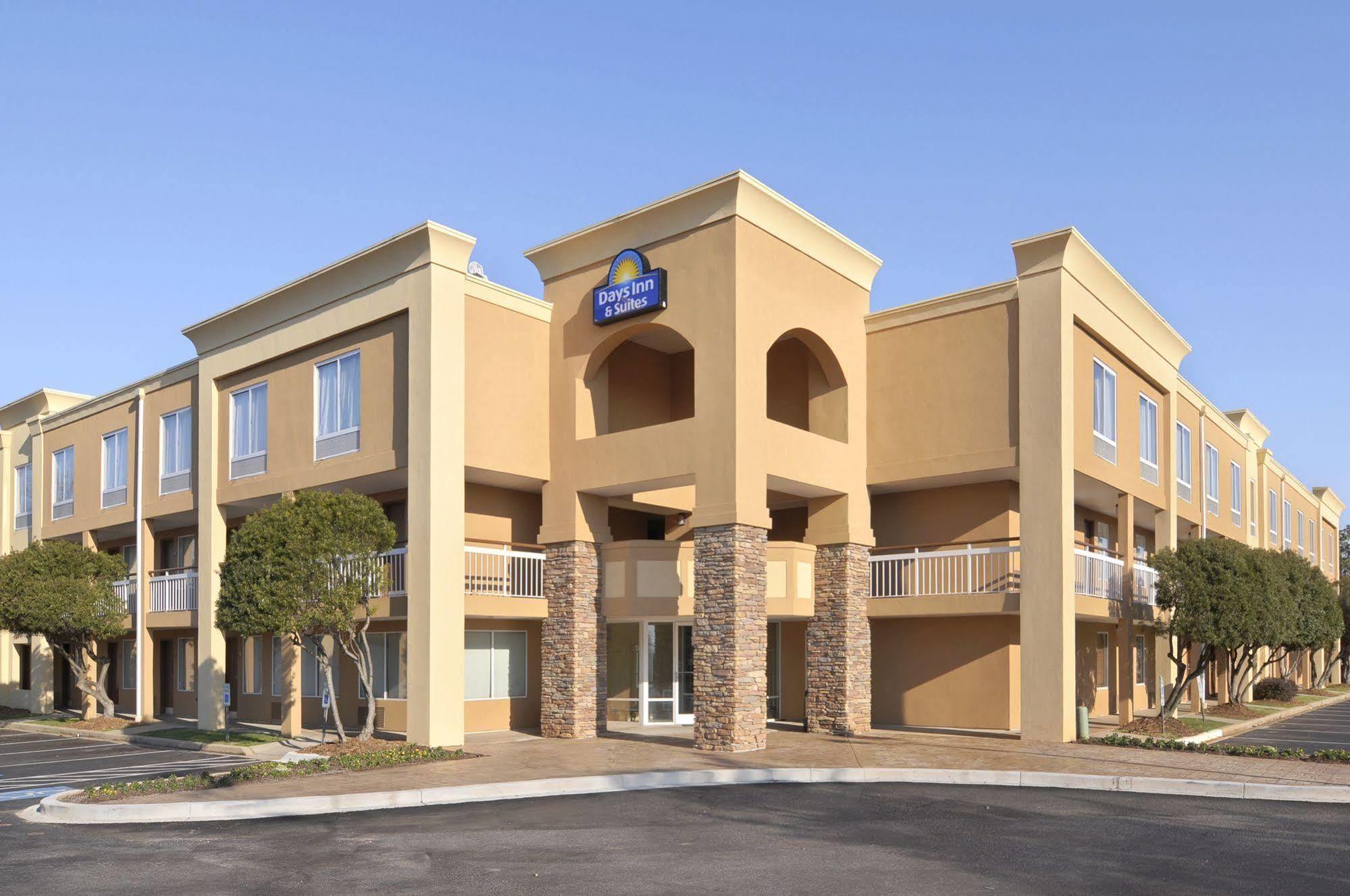 Days Inn By Wyndham Гринвилл Экстерьер фото